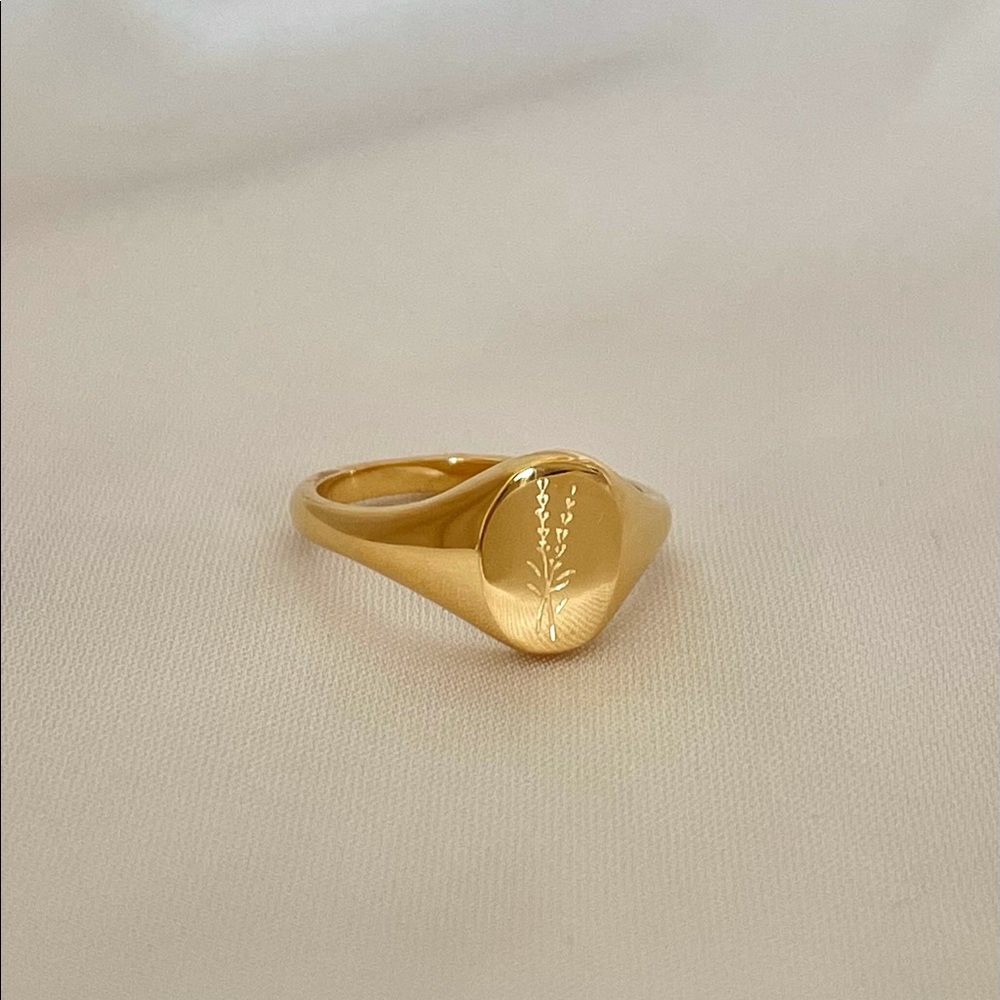 Lavender Gold Signet Ring